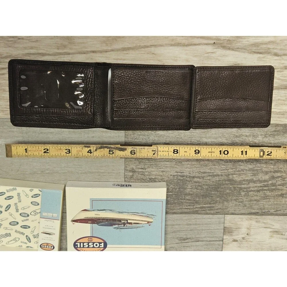 Fossil Traveler Mens bi-fold wallet brown leather